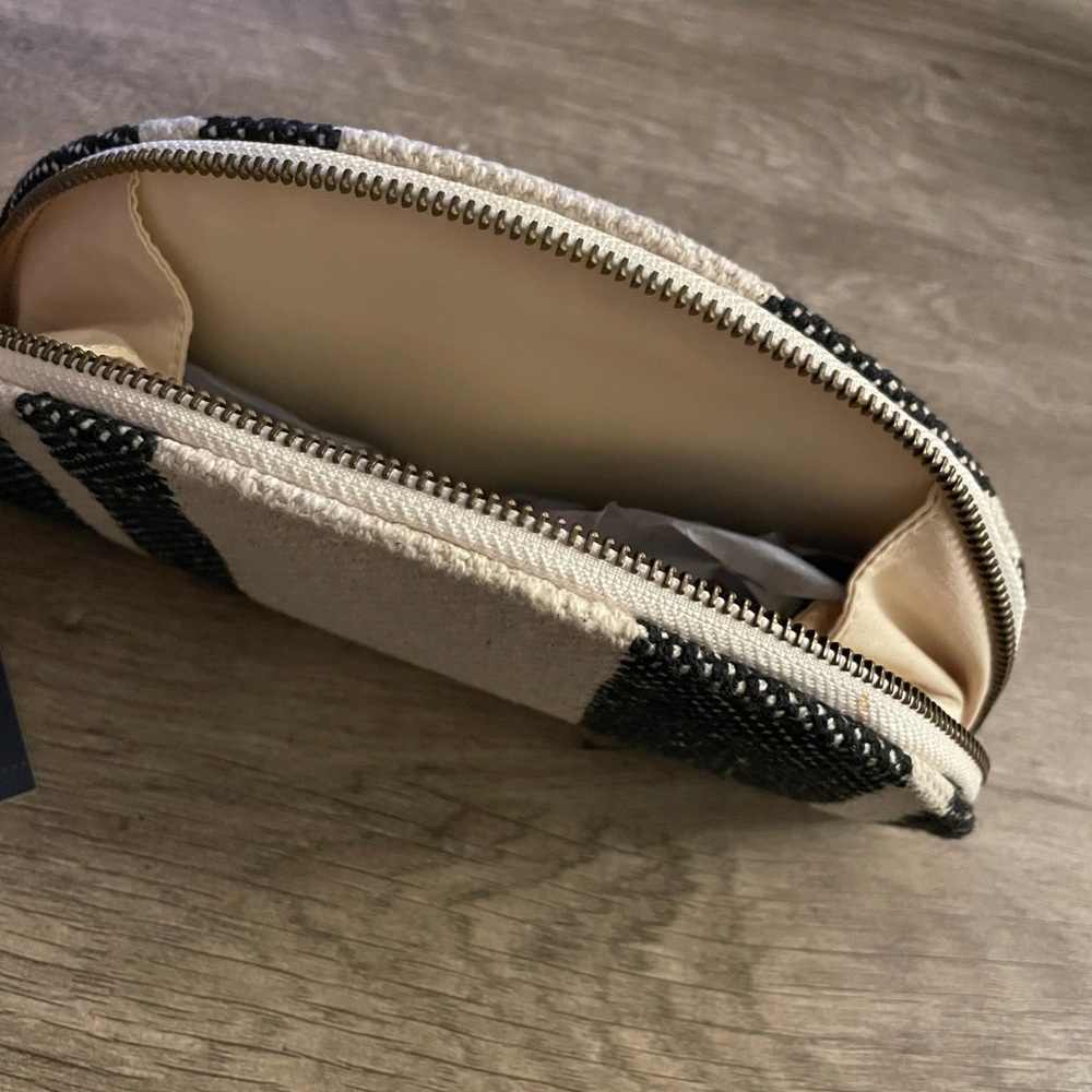 Woven Women’s Wallet